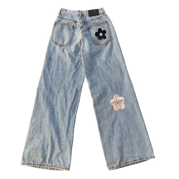 BDG Urban Outfitters Wide Leg Jeans Rips Daisy Patches Skater Baggy 26 - Picture 3 of 14